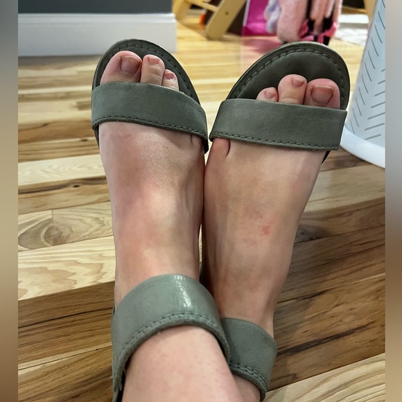 Frye Carson Ankle Sandals - Picture 3 of 6